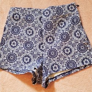 H&M geometric (mandela) pattern shorts size 2